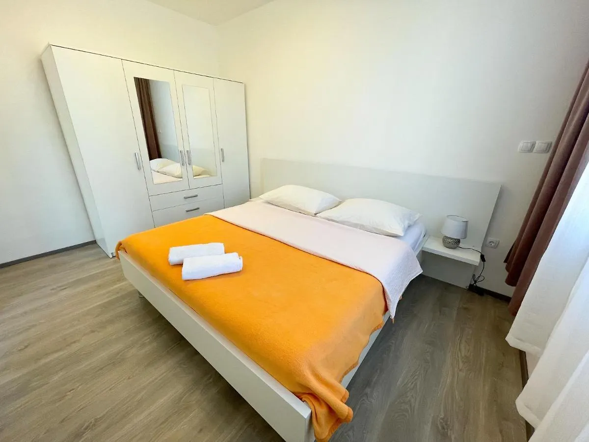 Apartments In Jadranovo 42640 Croatia