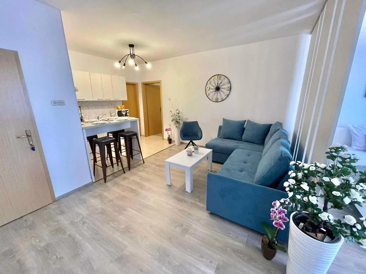 Apartments In Jadranovo 42640